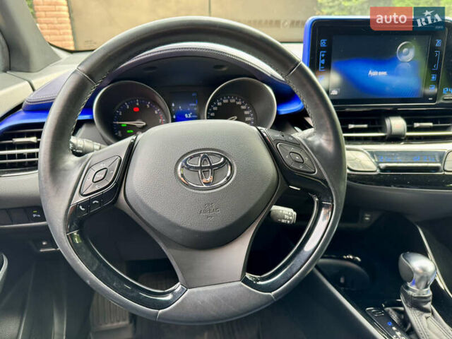 Сірий Тойота C-HR, об'ємом двигуна 1.99 л та пробігом 92 тис. км за 18700 $, фото 11 на Automoto.ua
