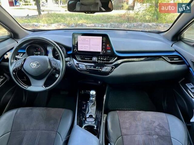 Серый Тойота C-HR, объемом двигателя 2 л и пробегом 62 тыс. км за 19000 $, фото 10 на Automoto.ua