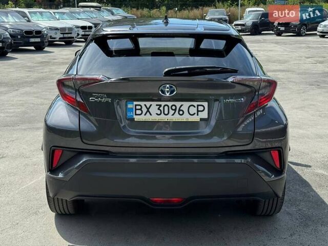 Серый Тойота C-HR, объемом двигателя 1.8 л и пробегом 70 тыс. км за 23500 $, фото 9 на Automoto.ua