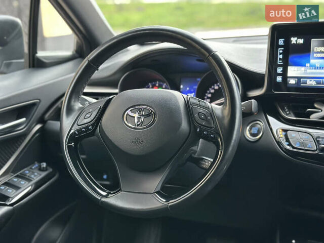Сірий Тойота C-HR, об'ємом двигуна 1.2 л та пробігом 102 тис. км за 20800 $, фото 25 на Automoto.ua