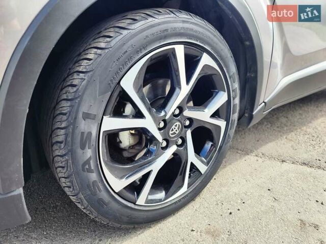 Серый Тойота C-HR, объемом двигателя 1.99 л и пробегом 86 тыс. км за 18600 $, фото 11 на Automoto.ua