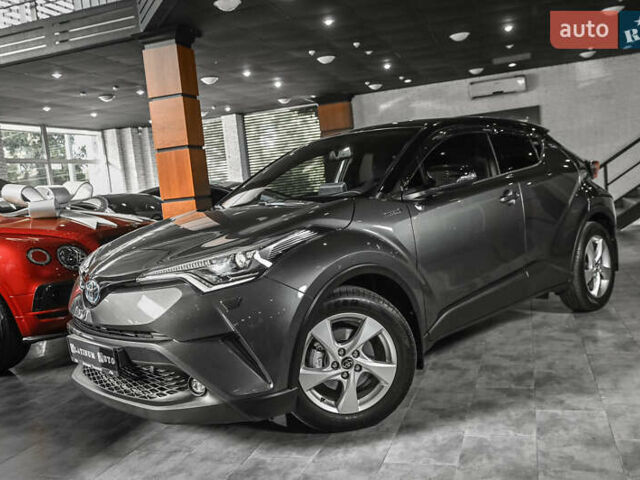 Серый Тойота C-HR, объемом двигателя 1.8 л и пробегом 84 тыс. км за 22999 $, фото 31 на Automoto.ua