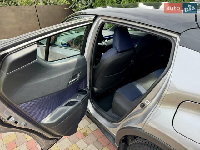 Сірий Тойота C-HR, об'ємом двигуна 1.99 л та пробігом 92 тис. км за 18700 $, фото 15 на Automoto.ua