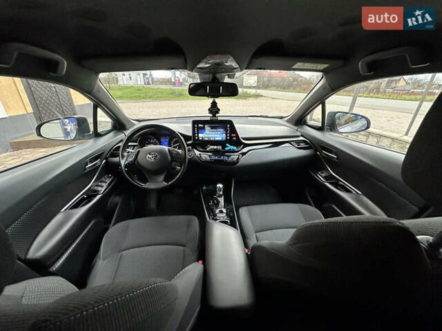Сірий Тойота C-HR, об'ємом двигуна 1.2 л та пробігом 102 тис. км за 20800 $, фото 20 на Automoto.ua