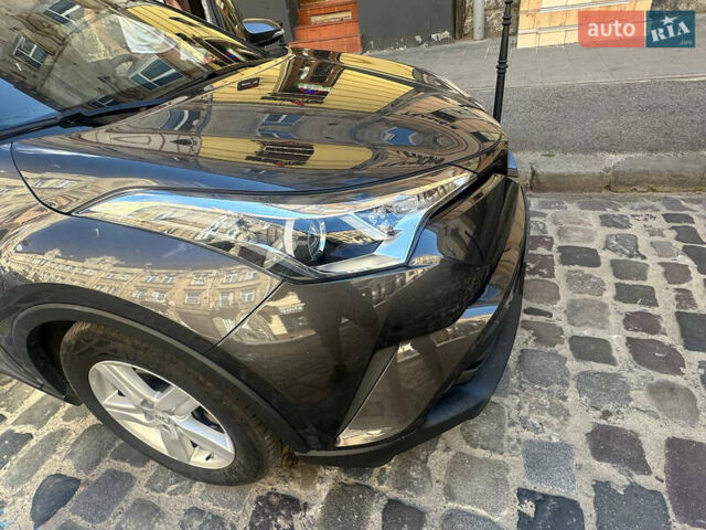 Серый Тойота C-HR, объемом двигателя 2 л и пробегом 78 тыс. км за 18700 $, фото 9 на Automoto.ua