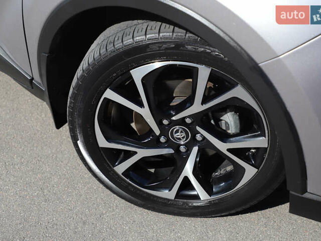 Сірий Тойота C-HR, об'ємом двигуна 2 л та пробігом 53 тис. км за 23500 $, фото 5 на Automoto.ua