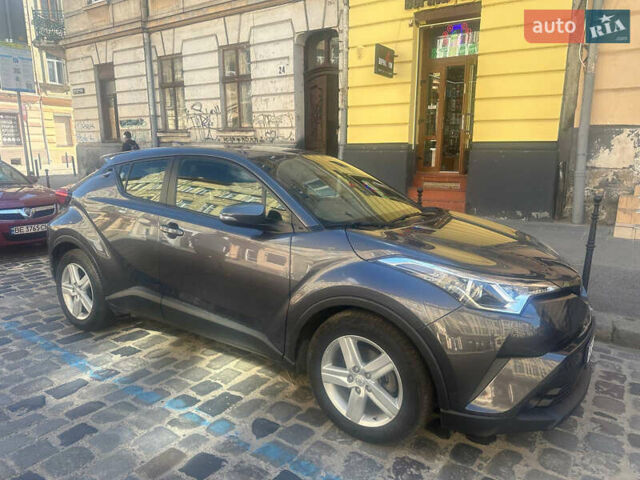 Серый Тойота C-HR, объемом двигателя 2 л и пробегом 78 тыс. км за 18700 $, фото 14 на Automoto.ua