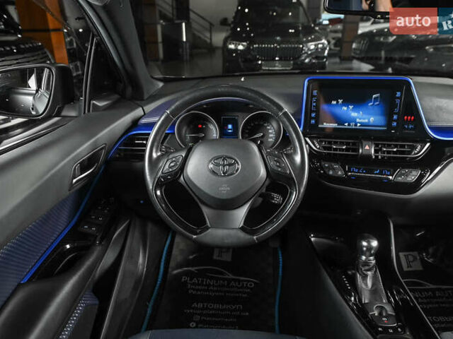Серый Тойота C-HR, объемом двигателя 1.8 л и пробегом 84 тыс. км за 22999 $, фото 23 на Automoto.ua
