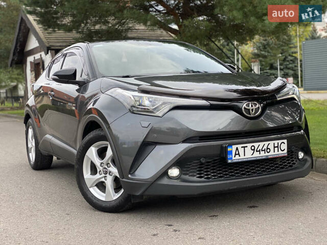 Серый Тойота C-HR, объемом двигателя 1.2 л и пробегом 64 тыс. км за 21450 $, фото 1 на Automoto.ua