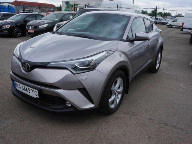 Серый Тойота C-HR, объемом двигателя 0.12 л и пробегом 75 тыс. км за 19700 $, фото 1 на Automoto.ua