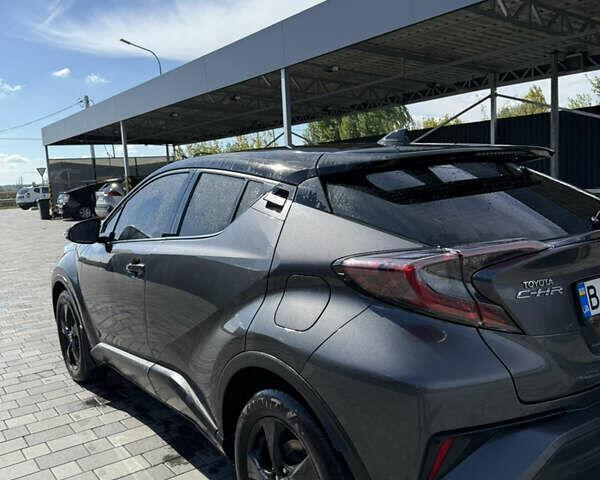 Сірий Тойота C-HR, об'ємом двигуна 1.99 л та пробігом 50 тис. км за 23000 $, фото 2 на Automoto.ua