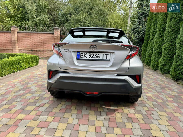 Сірий Тойота C-HR, об'ємом двигуна 1.99 л та пробігом 92 тис. км за 18700 $, фото 6 на Automoto.ua