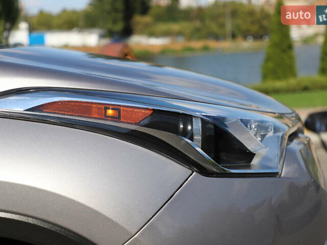 Сірий Тойота C-HR, об'ємом двигуна 2 л та пробігом 53 тис. км за 23500 $, фото 13 на Automoto.ua