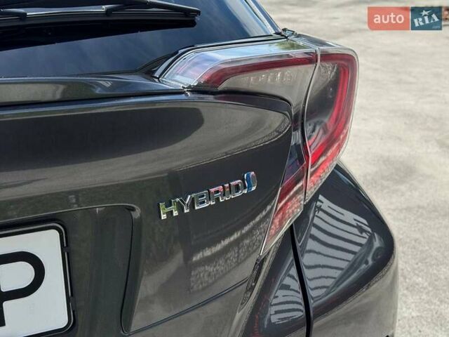 Серый Тойота C-HR, объемом двигателя 1.8 л и пробегом 70 тыс. км за 23500 $, фото 12 на Automoto.ua