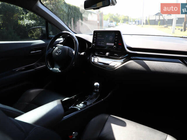 Сірий Тойота C-HR, об'ємом двигуна 2 л та пробігом 53 тис. км за 23500 $, фото 38 на Automoto.ua