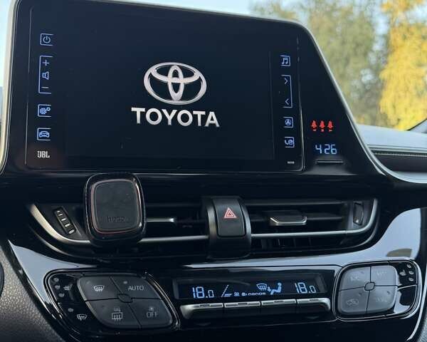 Серый Тойота C-HR, объемом двигателя 1.2 л и пробегом 94 тыс. км за 21000 $, фото 34 на Automoto.ua