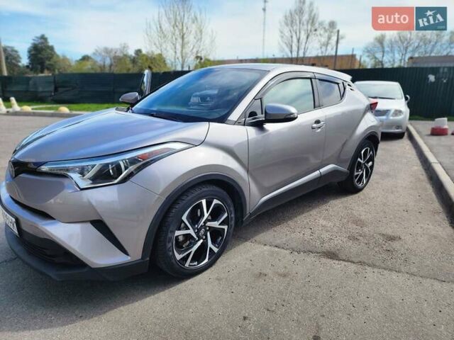 Серый Тойота C-HR, объемом двигателя 1.99 л и пробегом 86 тыс. км за 18600 $, фото 1 на Automoto.ua