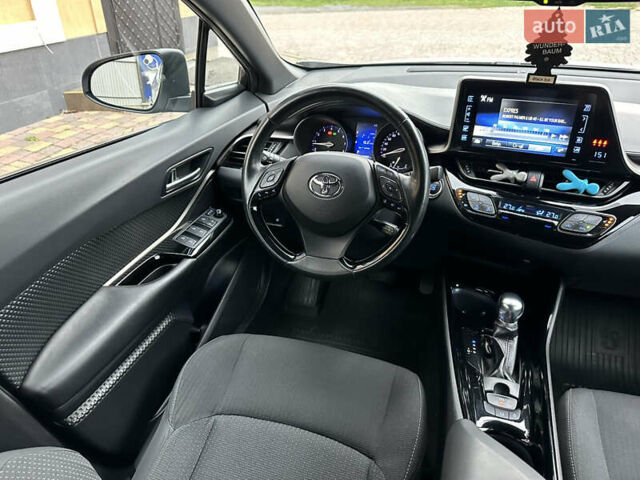 Сірий Тойота C-HR, об'ємом двигуна 1.2 л та пробігом 102 тис. км за 20800 $, фото 22 на Automoto.ua