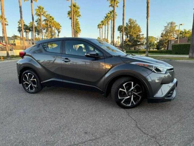 Тойота C-HR 2018 в Тернополе на Automoto.ua Серый Тойота C-HR, объемом двигателя 2 л и пробегом 53 тыс. км за 5800 $, фото 1 на Automoto.ua