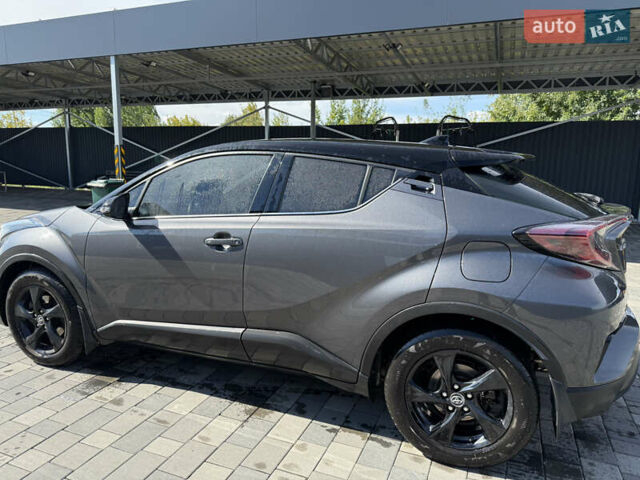 Сірий Тойота C-HR, об'ємом двигуна 1.99 л та пробігом 50 тис. км за 23000 $, фото 4 на Automoto.ua
