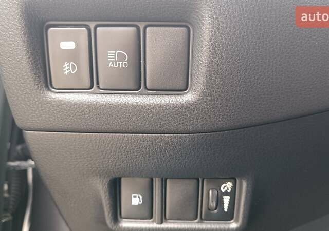 Серый Тойота C-HR, объемом двигателя 1.99 л и пробегом 150 тыс. км за 16385 $, фото 13 на Automoto.ua