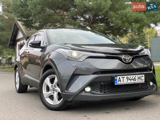 Серый Тойота C-HR, объемом двигателя 1.2 л и пробегом 64 тыс. км за 21450 $, фото 2 на Automoto.ua