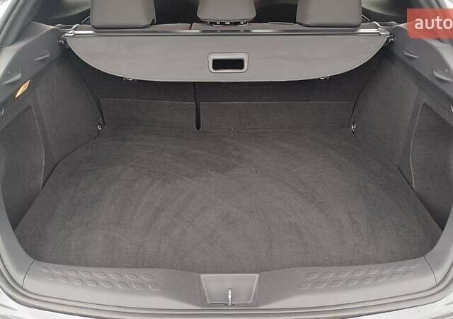 Серый Тойота C-HR, объемом двигателя 1.99 л и пробегом 150 тыс. км за 16385 $, фото 9 на Automoto.ua