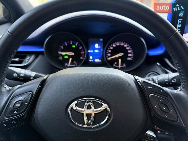 Сірий Тойота C-HR, об'ємом двигуна 1.99 л та пробігом 50 тис. км за 23000 $, фото 8 на Automoto.ua