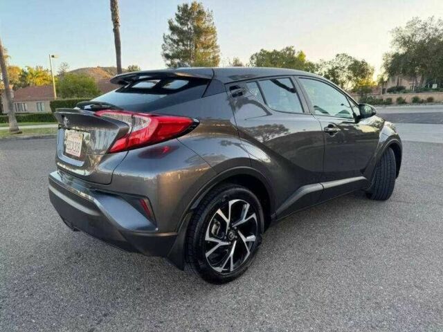 Серый Тойота C-HR, объемом двигателя 0 л и пробегом 53 тыс. км за 5800 $, фото 2 на Automoto.ua