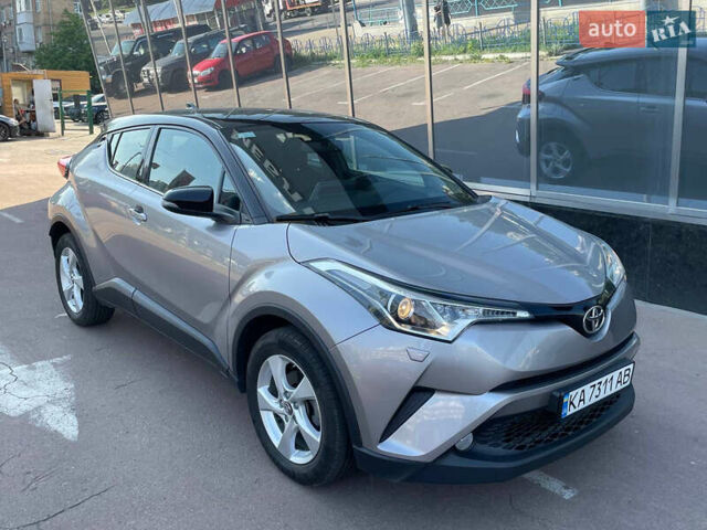 Серый Тойота C-HR, объемом двигателя 2 л и пробегом 35 тыс. км за 22200 $, фото 26 на Automoto.ua