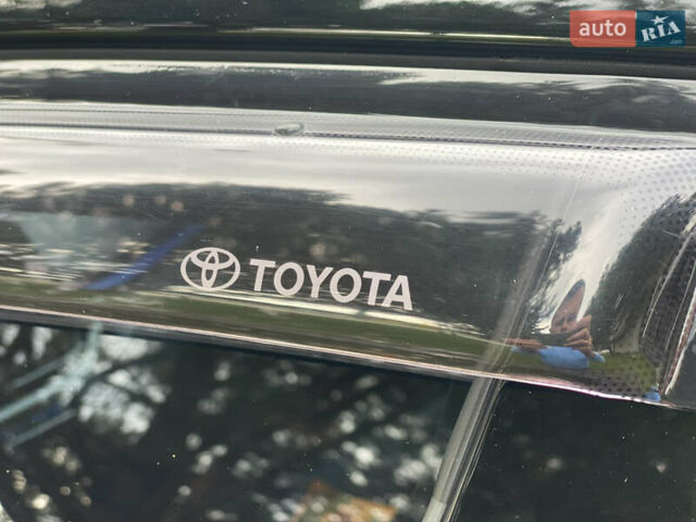 Серый Тойота C-HR, объемом двигателя 1.2 л и пробегом 64 тыс. км за 21450 $, фото 67 на Automoto.ua