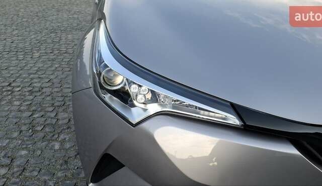 Серый Тойота C-HR, объемом двигателя 1.8 л и пробегом 90 тыс. км за 20300 $, фото 18 на Automoto.ua