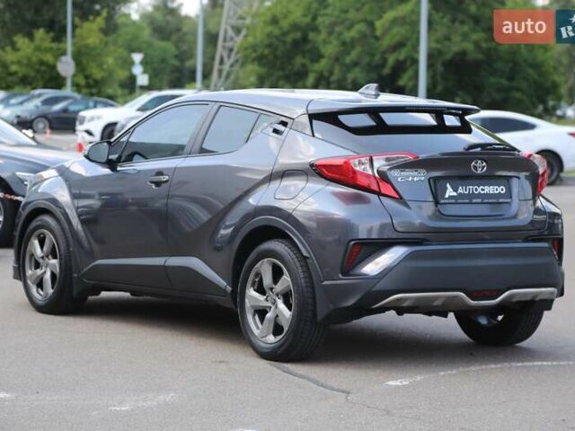 Сірий Тойота C-HR, об'ємом двигуна 1.99 л та пробігом 138 тис. км за 17900 $, фото 4 на Automoto.ua