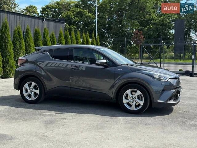 Сірий Тойота C-HR, об'ємом двигуна 1.8 л та пробігом 70 тис. км за 22999 $, фото 1 на Automoto.ua