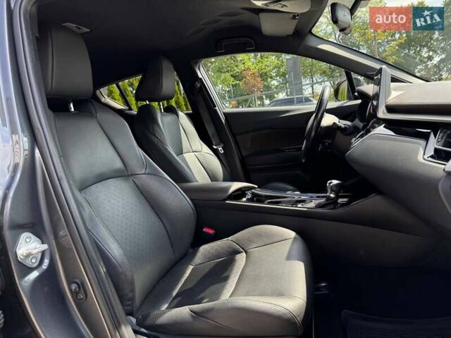 Серый Тойота C-HR, объемом двигателя 1.8 л и пробегом 70 тыс. км за 23500 $, фото 38 на Automoto.ua