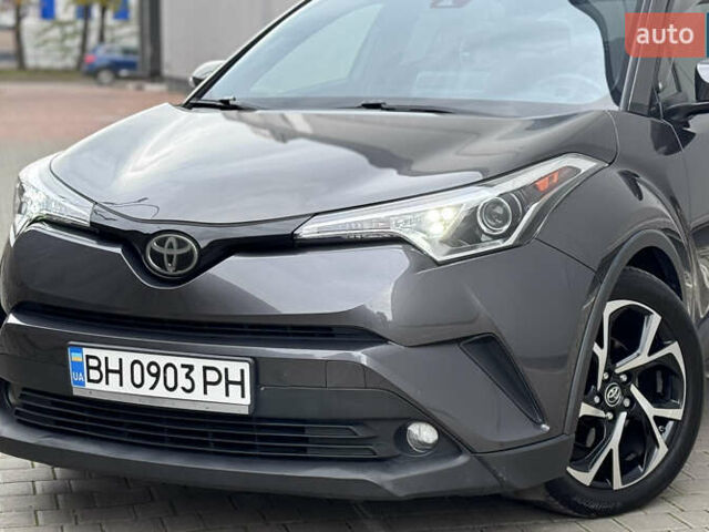 Серый Тойота C-HR, объемом двигателя 1.99 л и пробегом 136 тыс. км за 19300 $, фото 12 на Automoto.ua