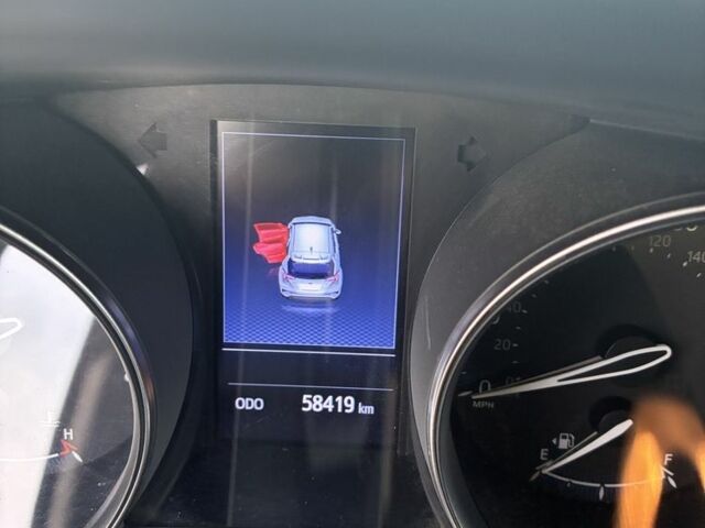 Серый Тойота C-HR, объемом двигателя 2 л и пробегом 58 тыс. км за 18000 $, фото 4 на Automoto.ua