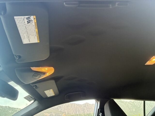 Серый Тойота C-HR, объемом двигателя 2 л и пробегом 58 тыс. км за 18000 $, фото 18 на Automoto.ua