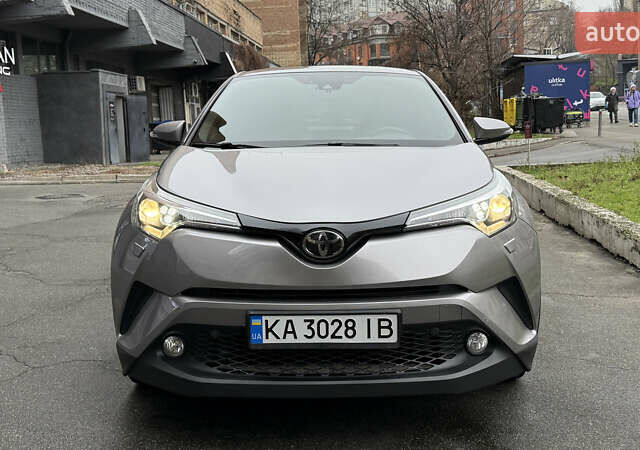 Сірий Тойота C-HR, об'ємом двигуна 1.2 л та пробігом 42 тис. км за 23000 $, фото 2 на Automoto.ua