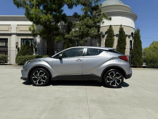 Сірий Тойота C-HR, об'ємом двигуна 2 л та пробігом 46 тис. км за 16800 $, фото 3 на Automoto.ua