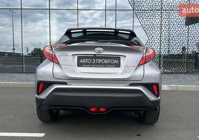 Сірий Тойота C-HR, об'ємом двигуна 1.2 л та пробігом 62 тис. км за 20933 $, фото 3 на Automoto.ua