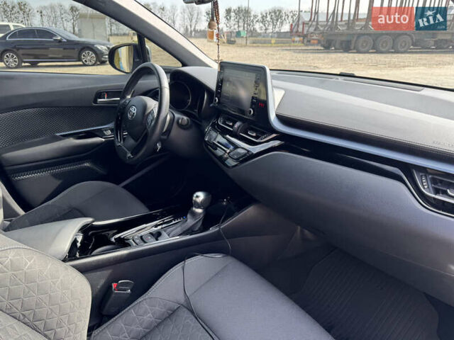 Сірий Тойота C-HR, об'ємом двигуна 1.8 л та пробігом 141 тис. км за 23000 $, фото 8 на Automoto.ua