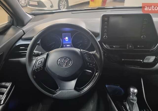 Сірий Тойота C-HR, об'ємом двигуна 1.8 л та пробігом 86 тис. км за 23800 $, фото 8 на Automoto.ua