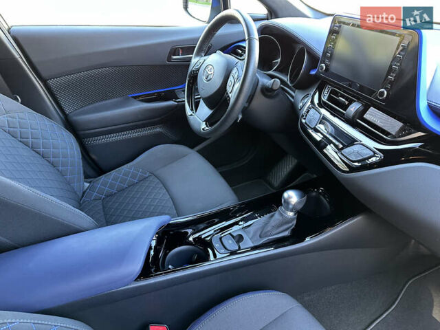 Сірий Тойота C-HR, об'ємом двигуна 1.2 л та пробігом 25 тис. км за 23900 $, фото 35 на Automoto.ua
