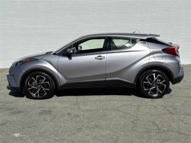 Серый Тойота C-HR, объемом двигателя 2 л и пробегом 30 тыс. км за 4650 $, фото 3 на Automoto.ua