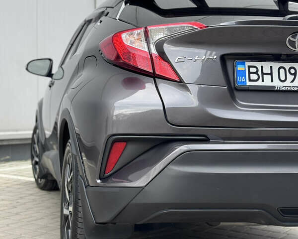 Серый Тойота C-HR, объемом двигателя 1.99 л и пробегом 136 тыс. км за 19300 $, фото 38 на Automoto.ua