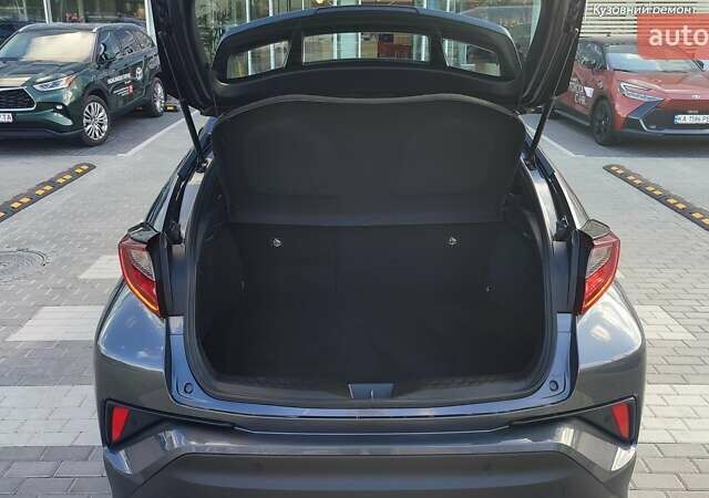 Сірий Тойота C-HR, об'ємом двигуна 1.8 л та пробігом 89 тис. км за 26391 $, фото 9 на Automoto.ua