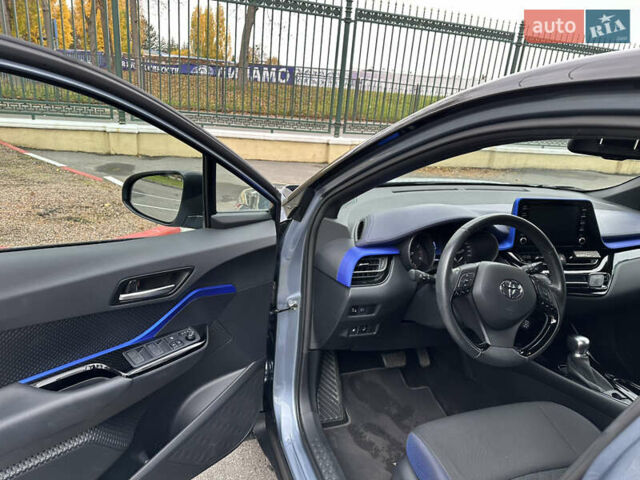 Сірий Тойота C-HR, об'ємом двигуна 1.2 л та пробігом 25 тис. км за 23900 $, фото 26 на Automoto.ua