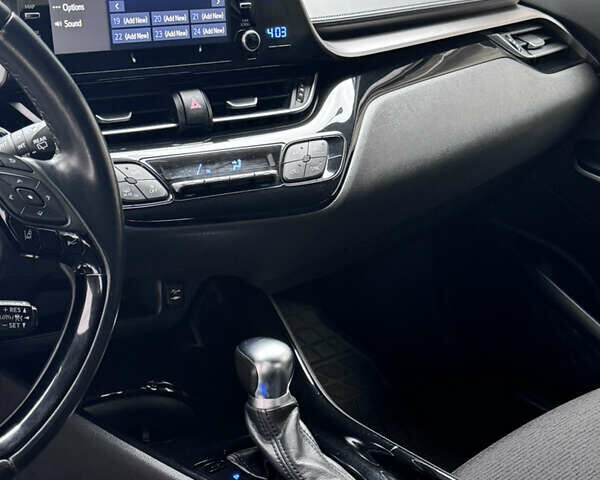 Серый Тойота C-HR, объемом двигателя 1.99 л и пробегом 136 тыс. км за 19300 $, фото 59 на Automoto.ua
