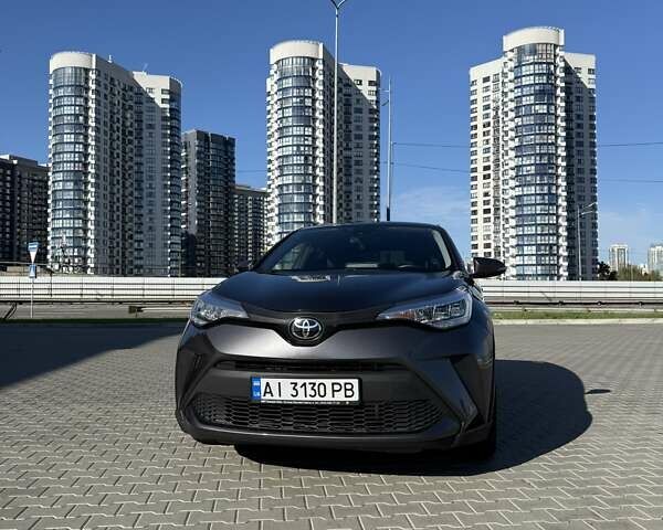 Сірий Тойота C-HR, об'ємом двигуна 1.99 л та пробігом 56 тис. км за 21500 $, фото 1 на Automoto.ua